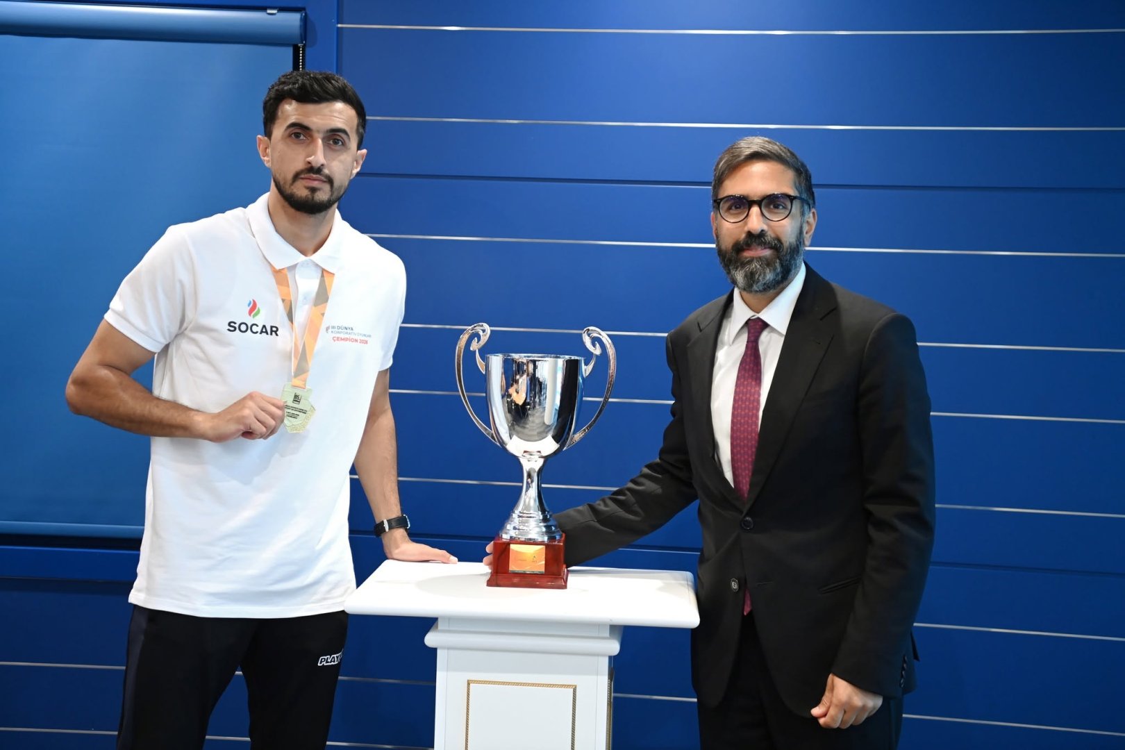 Rövşən Nəcəf SOCAR-ın minifutbol komandası ilə görüşüb