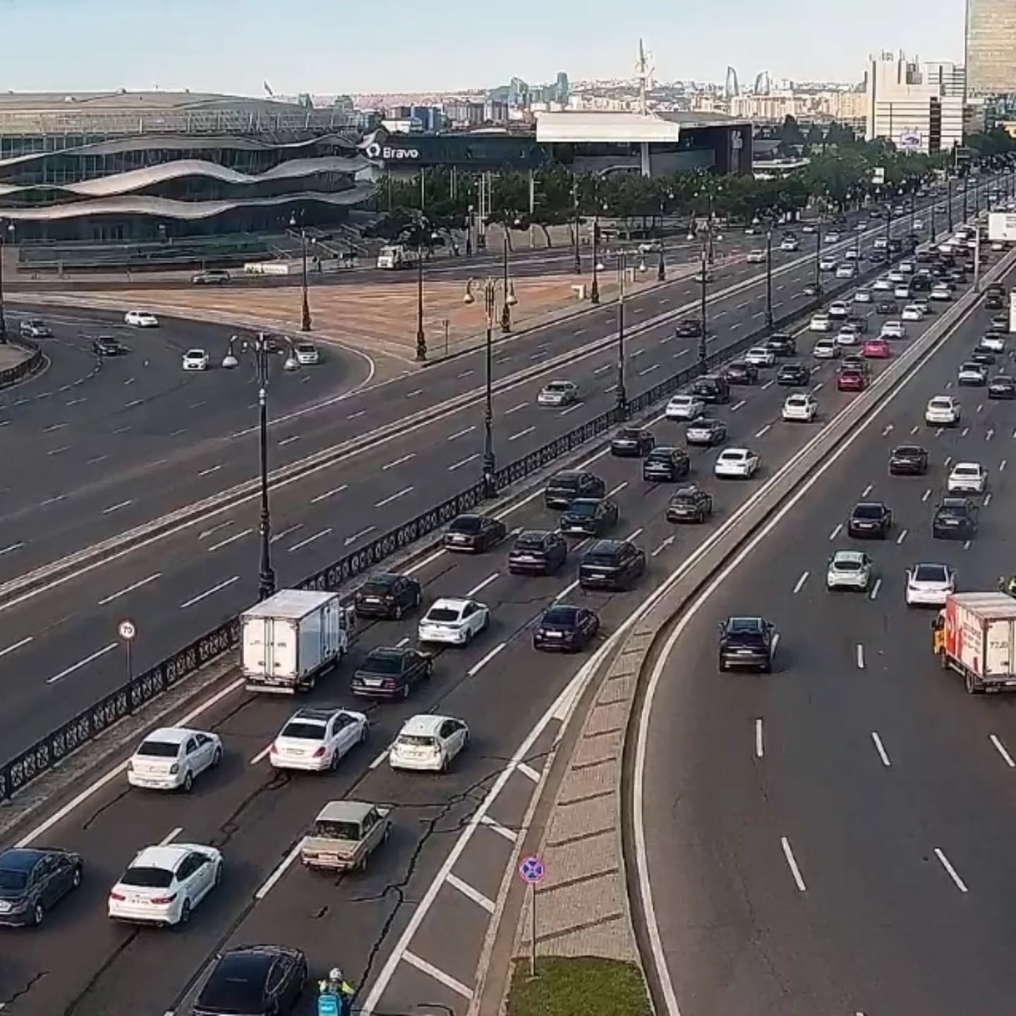 DİQQƏT: Bu yollarda tıxac var - SİYAHI (FOTO)
