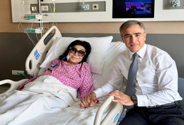 Flora Kərimova Birinci vitse-prezident Mehriban Əliyevaya müalicəsinə göstərdiyi xüsusi diqqətə görə təşəkkür edib (FOTO)