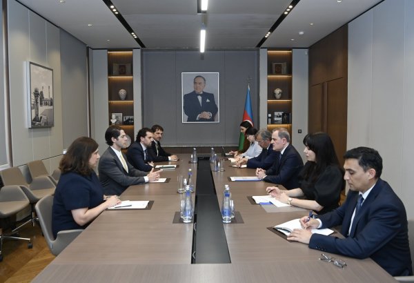 Ceyhun Bayramov DFC rəhbəri ilə əməkdaşlıq perspektivlərini müzakirə edib (FOTO)