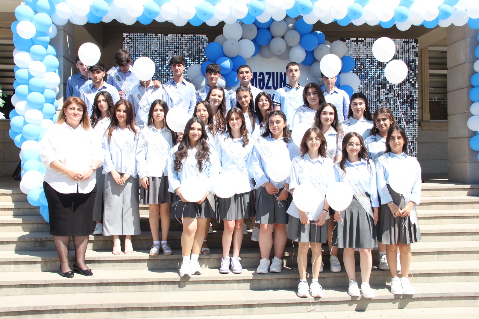 Xaçmaz rayonunun ümumtəhsil məktəblərində “Son zəng” tədbirləri təntənə ilə qeyd olunub (FOTO)