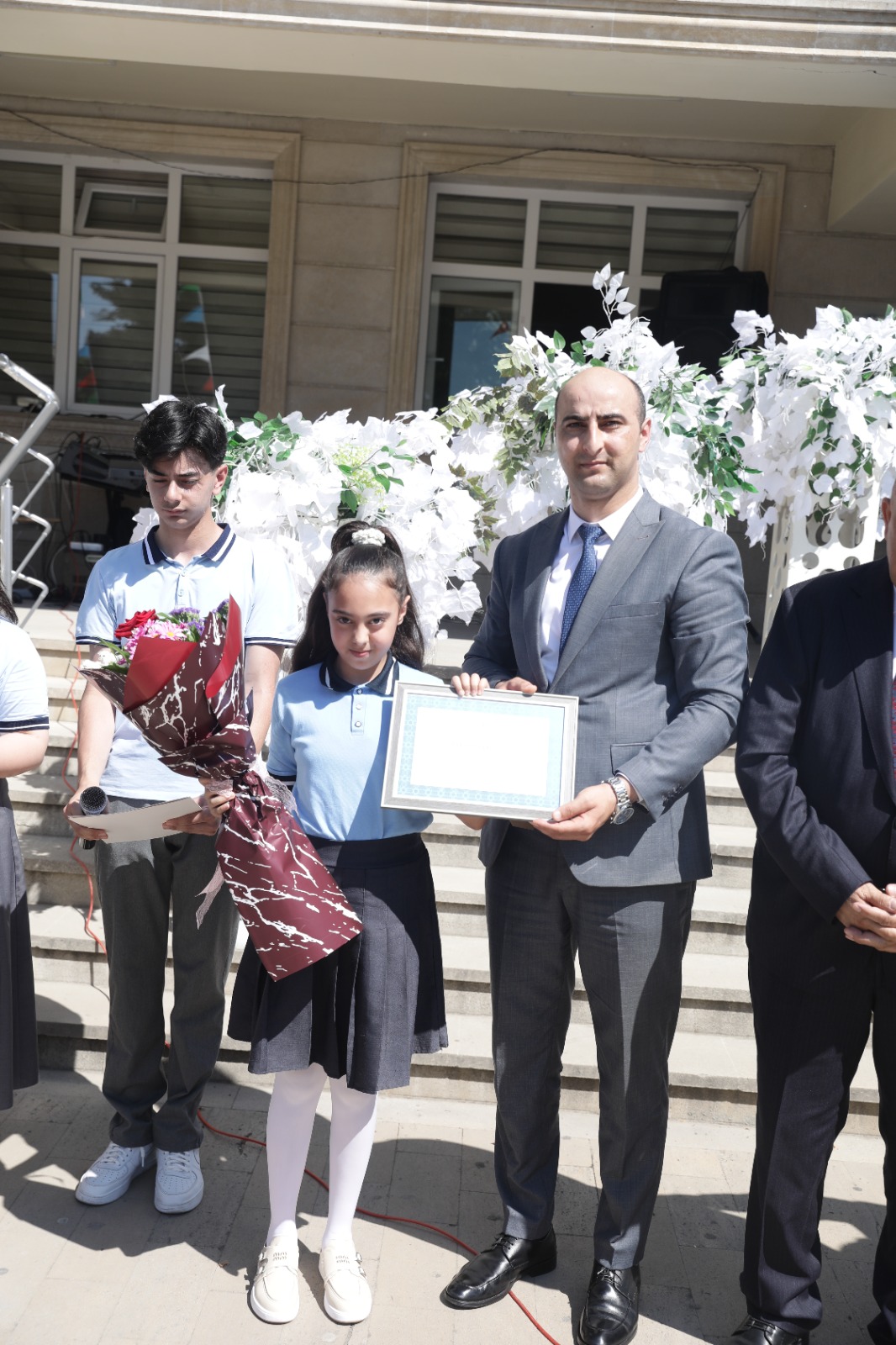 Xaçmaz rayonunun ümumtəhsil məktəblərində “Son zəng” tədbirləri təntənə ilə qeyd olunub (FOTO)