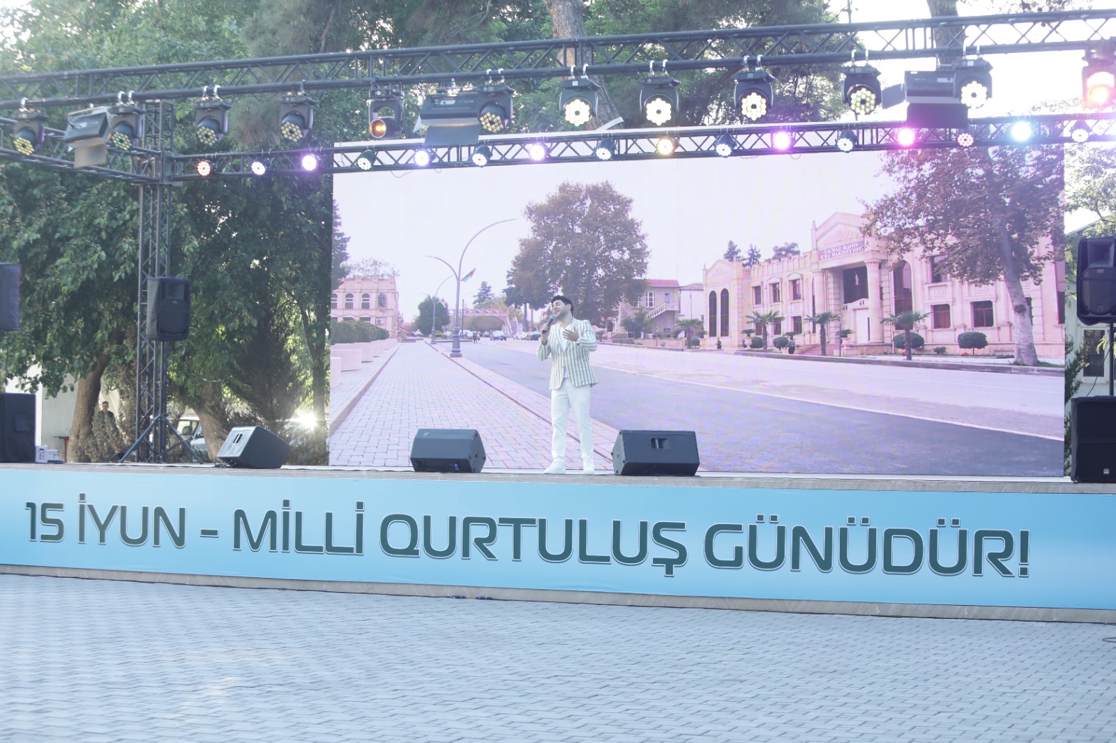 Xaçmaz rayonunda 15 İyun – Milli Qurtuluş Gününə həsr olunmuş möhtəşəm bayram konserti keçirilib (FOTO)