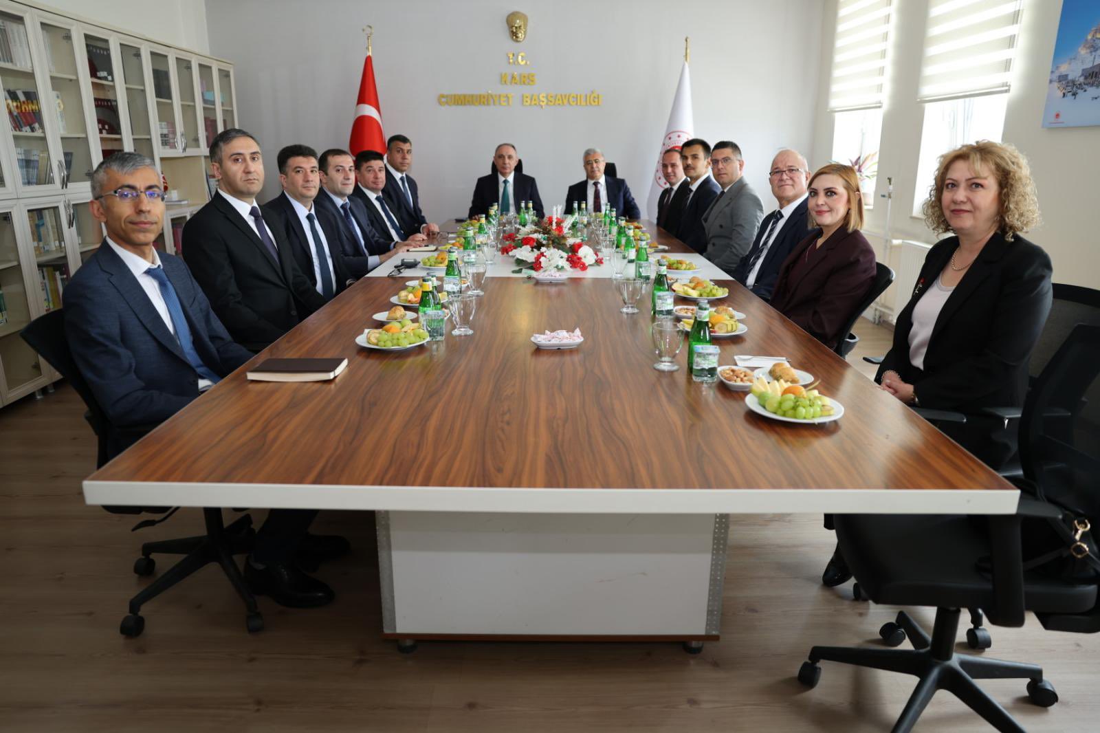 Kamran Əliyev Qarsda səfərdədir (FOTO)