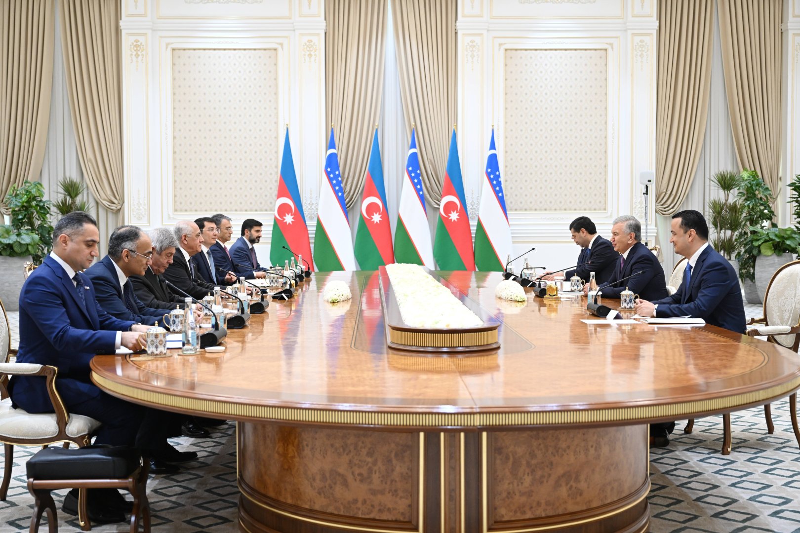 Əli Əsədov Özbəkistan Prezidenti ilə görüşüb (FOTO)