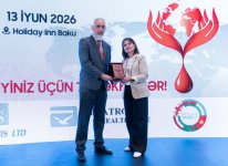 Bank Respublika qan donorluğuna dəstəyə görə təltif olundu (FOTO)