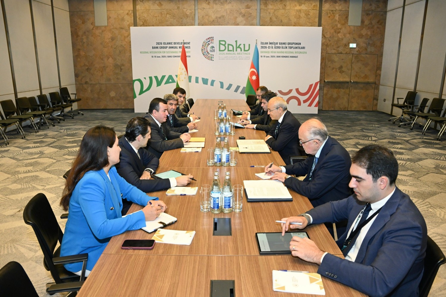 Azərbaycan-Tacikistan iqtisadi əməkdaşlığının inkişaf perspektivləri müzakirə olunub (FOTO)