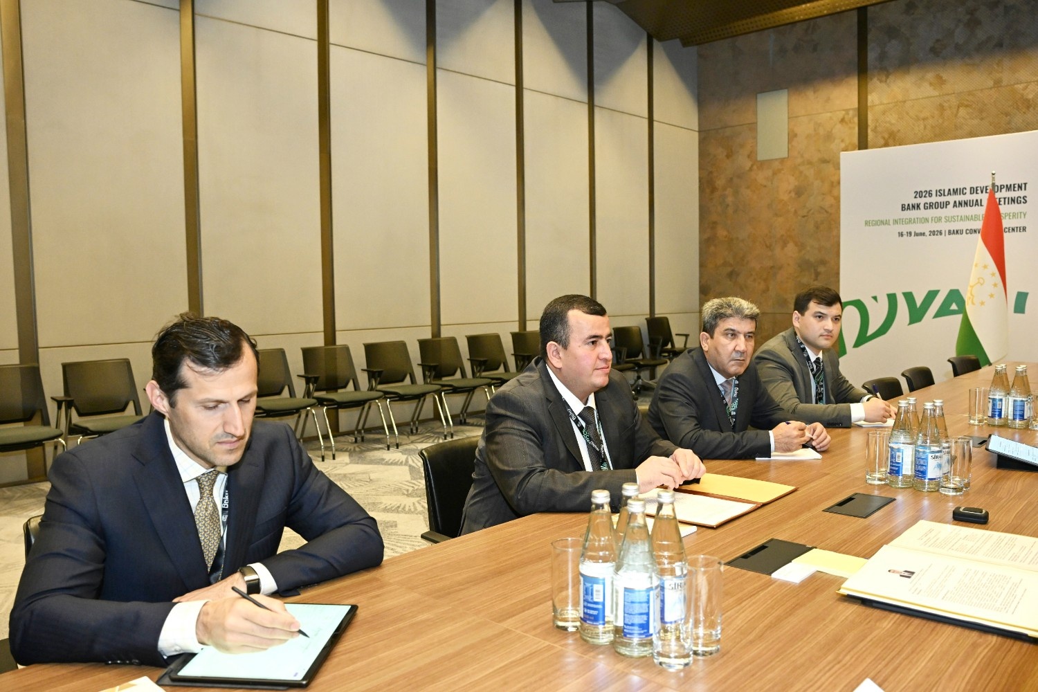 Azərbaycan-Tacikistan iqtisadi əməkdaşlığının inkişaf perspektivləri müzakirə olunub (FOTO)