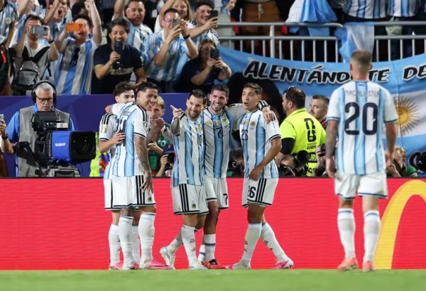 Argentina Əlcəzairi məğlub etdi, Messi tarixi rekorda çatdı