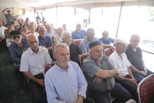 Xaçmaz Rayon İcra Hakimiyyətinin başçısı Elnur Rzayev Gülalan kəndində vətəndaşlarla görüşüb (FOTO)
