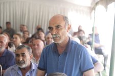 Xaçmaz Rayon İcra Hakimiyyətinin başçısı Elnur Rzayev Gülalan kəndində vətəndaşlarla görüşüb (FOTO)