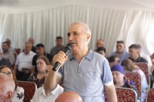 Xaçmaz Rayon İcra Hakimiyyətinin başçısı Elnur Rzayev Gülalan kəndində vətəndaşlarla görüşüb (FOTO)
