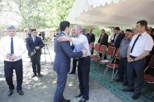 Xaçmaz Rayon İcra Hakimiyyətinin başçısı Elnur Rzayev Gülalan kəndində vətəndaşlarla görüşüb (FOTO)