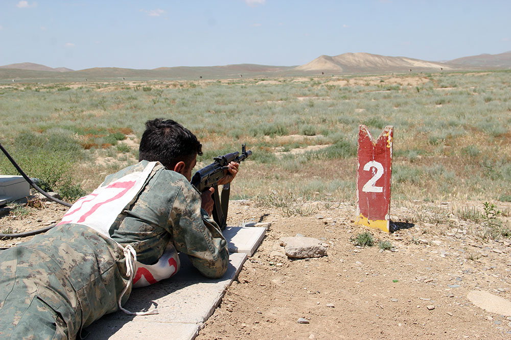Azərbaycan Ordusunda hərbiləşdirilmiş kross üzrə birincilik keçirilib (FOTO)
