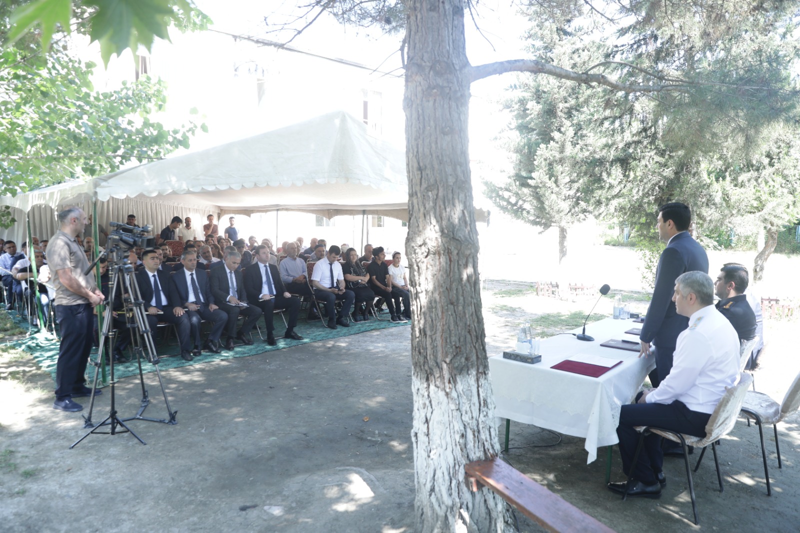 Xaçmaz Rayon İcra Hakimiyyətinin başçısı Elnur Rzayev Gülalan kəndində vətəndaşlarla görüşüb (FOTO)