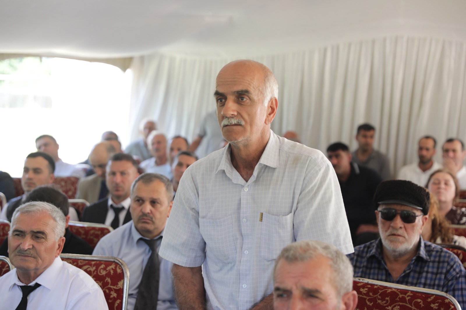 Xaçmaz Rayon İcra Hakimiyyətinin başçısı Elnur Rzayev Gülalan kəndində vətəndaşlarla görüşüb (FOTO)