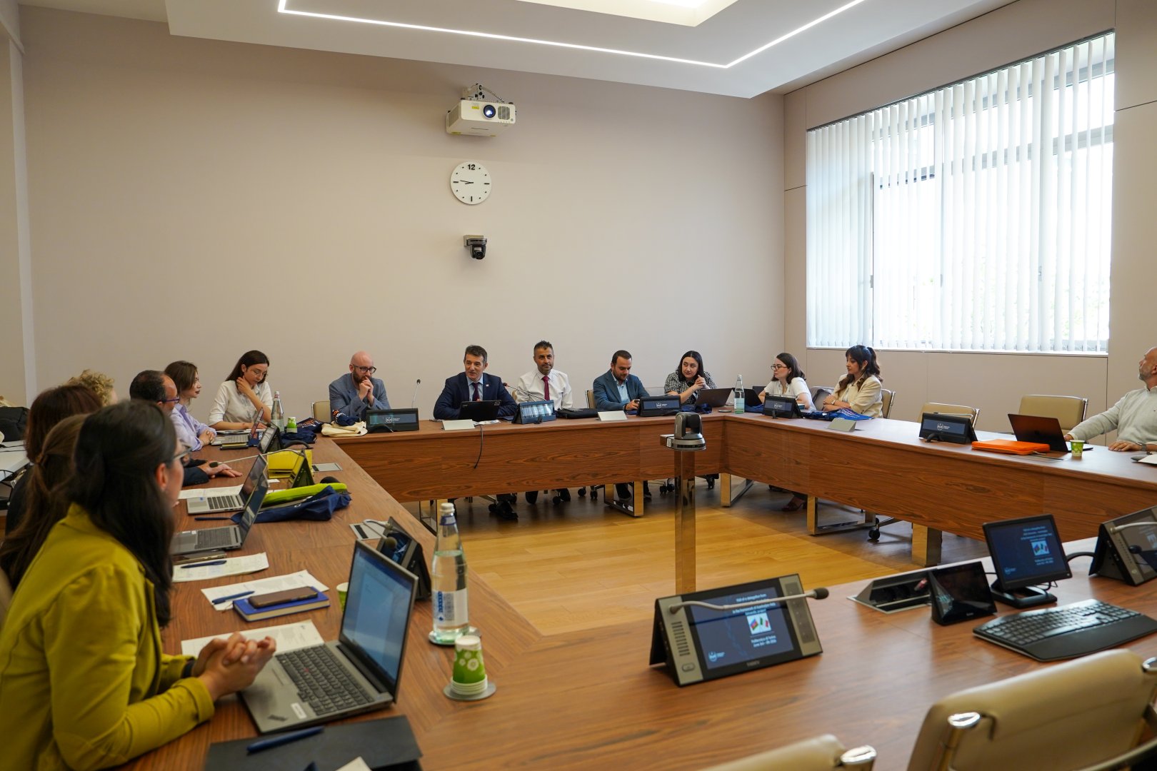 ADA Universitetinin nümayəndə heyəti İtaliyanın Turin Politexnik Universitetində işgüzar səfərdə olub (FOTO)