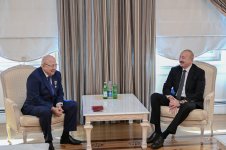 Prezident İlham Əliyev Dağıstanın tanınmış ictimai-siyasi xadimi Qurban Qurbanova “Dostluq” ordenini təqdim edib (FOTO)