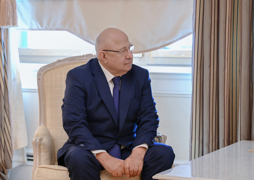 Prezident İlham Əliyev Dağıstanın tanınmış ictimai-siyasi xadimi Qurban Qurbanova “Dostluq” ordenini təqdim edib (FOTO)