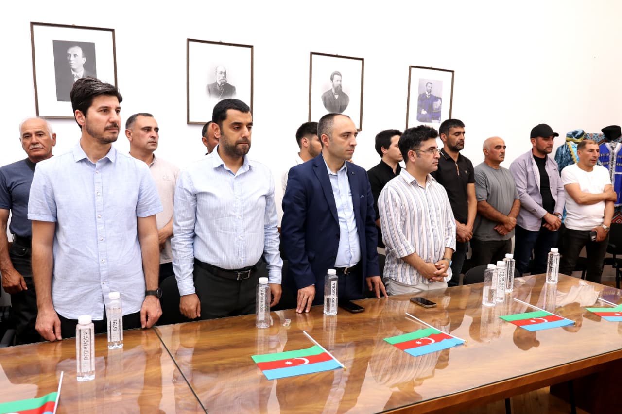 Belqradda azərbaycanlılarla görüş: yeni hədəflər və təşəbbüslər müəyyənləşdirildi (FOTO)