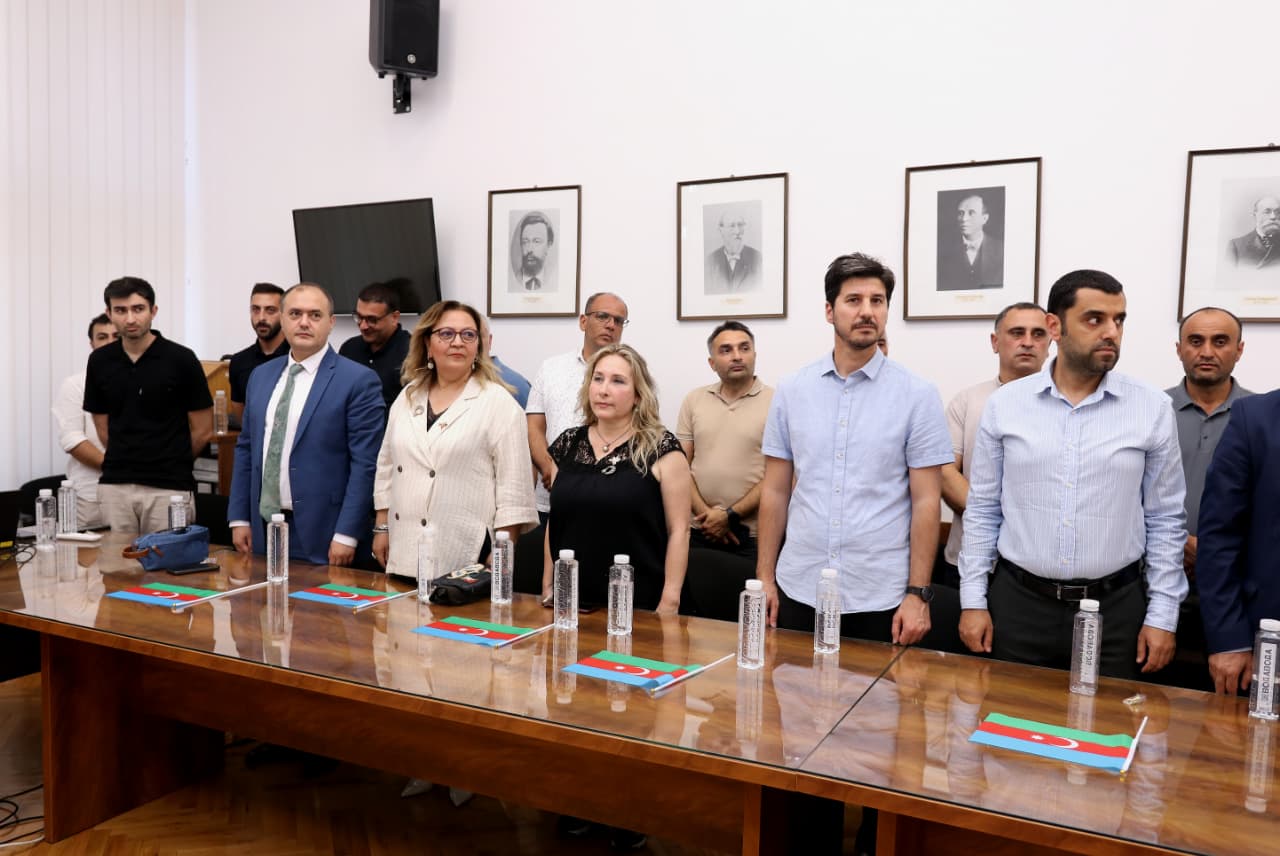 Belqradda azərbaycanlılarla görüş: yeni hədəflər və təşəbbüslər müəyyənləşdirildi (FOTO)