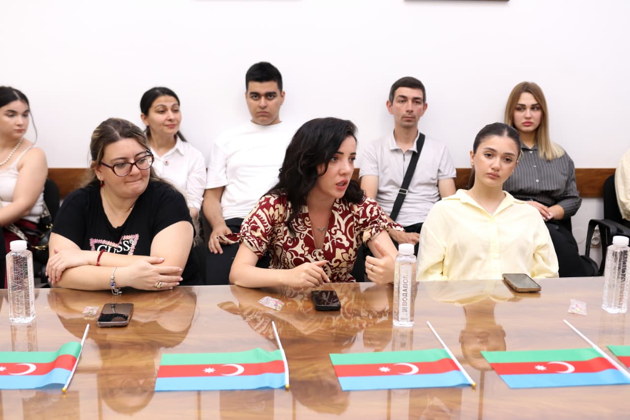 Belqradda azərbaycanlılarla görüş: yeni hədəflər və təşəbbüslər müəyyənləşdirildi (FOTO)