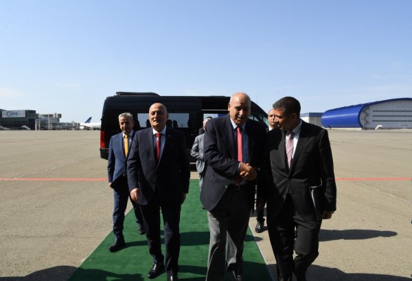 İordaniya parlamentinin sədri Azərbaycana gəlib (FOTO)