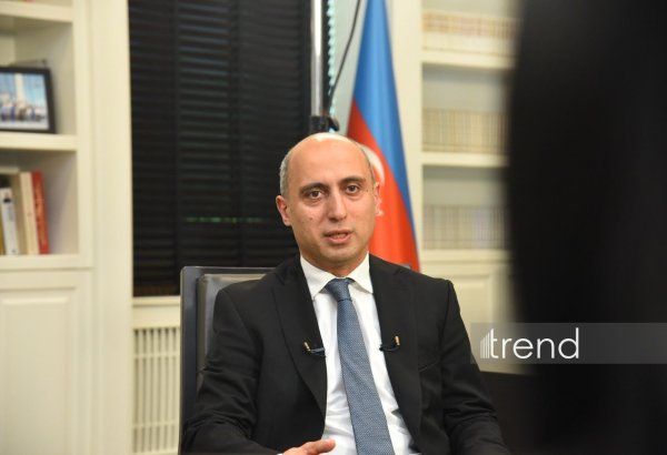 Təhsil sistemində qiymətləndirmə problemi var - Emin Əmrullayev