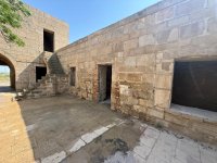 Qaradağda tarixi karvansaraya qanunsuz müdaxilənin qarşısı alınıb (FOTO)