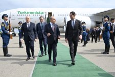 Türkmənistan Prezidenti Sərdar Berdiməhəmmədov Azərbaycana səfərə gəlib (FOTO)
