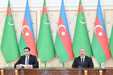 Prezident İlham Əliyev və Türkmənistan Prezidenti Sərdar Berdiməhəmmədov mətbuata bəyanatlarla çıxış ediblər (FOTO)