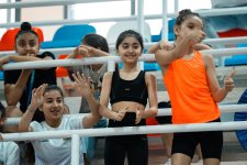 Məktəblilərin Respublika İdman Olimpiadası çərçivəsində bədii gimnastika yarışlarına start verilib (FOTO)