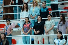Məktəblilərin Respublika İdman Olimpiadası çərçivəsində bədii gimnastika yarışlarına start verilib (FOTO)