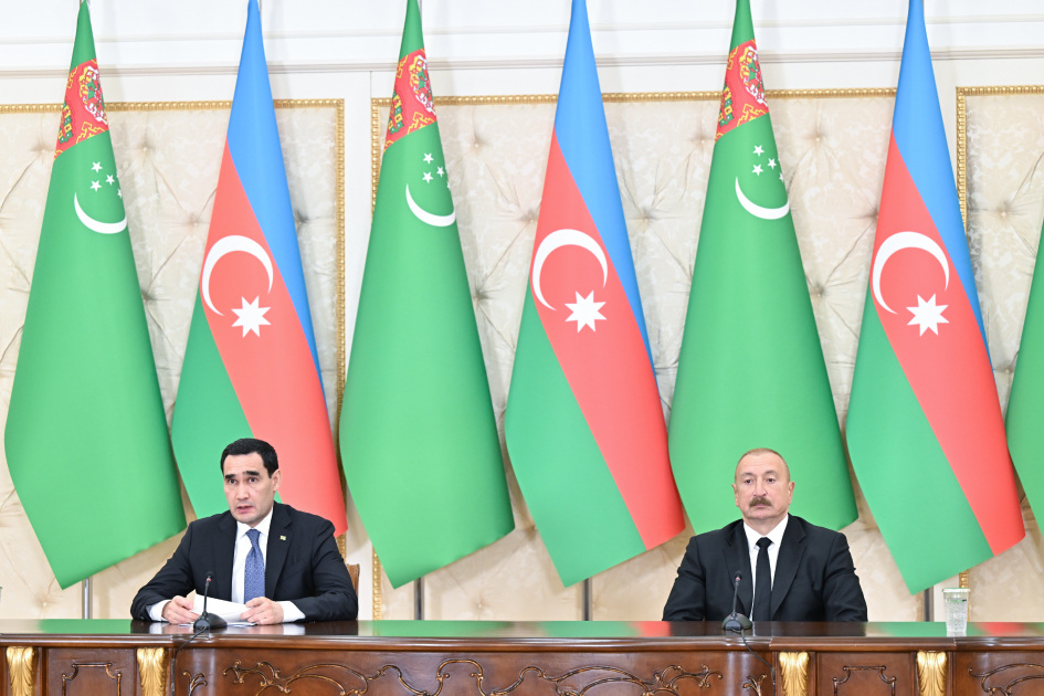 Prezident İlham Əliyev və Türkmənistan Prezidenti Sərdar Berdiməhəmmədov mətbuata bəyanatlarla çıxış ediblər (FOTO)