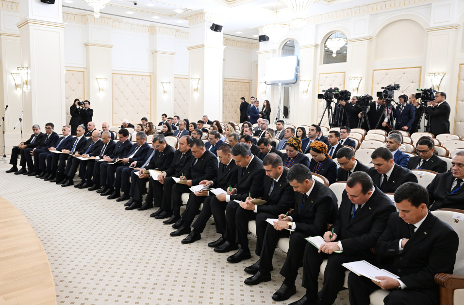 Prezident İlham Əliyev və Türkmənistan Prezidenti Sərdar Berdiməhəmmədov mətbuata bəyanatlarla çıxış ediblər (FOTO)