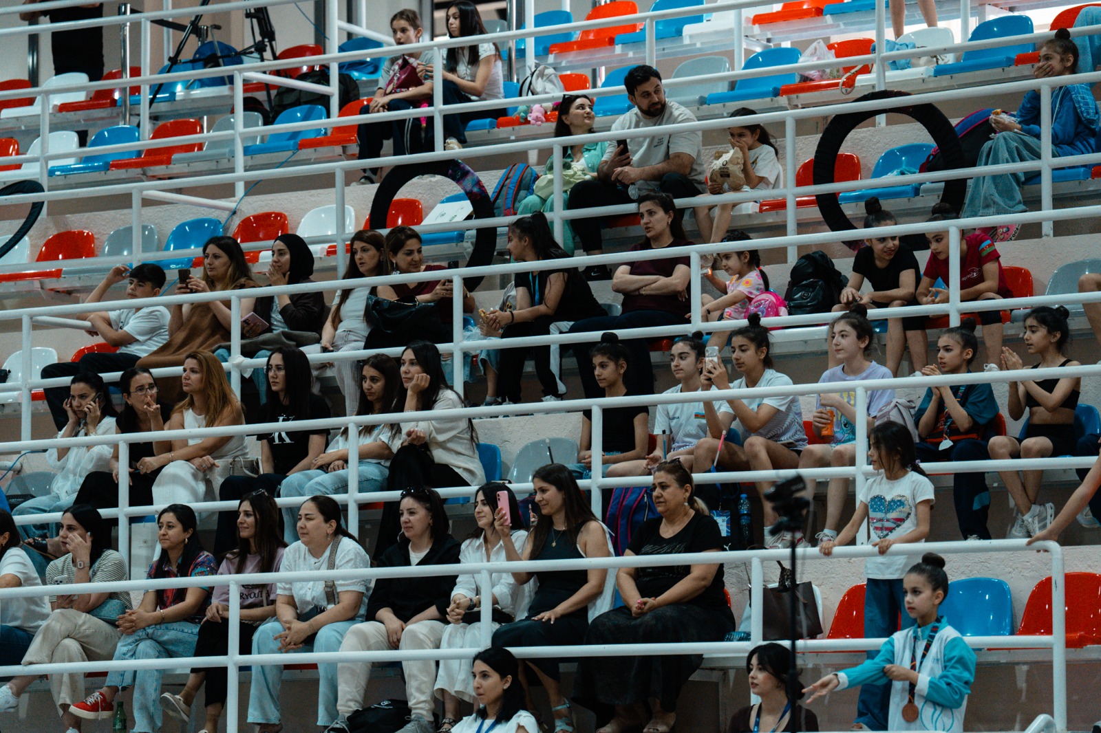 Məktəblilərin Respublika İdman Olimpiadası çərçivəsində bədii gimnastika yarışlarına start verilib (FOTO)
