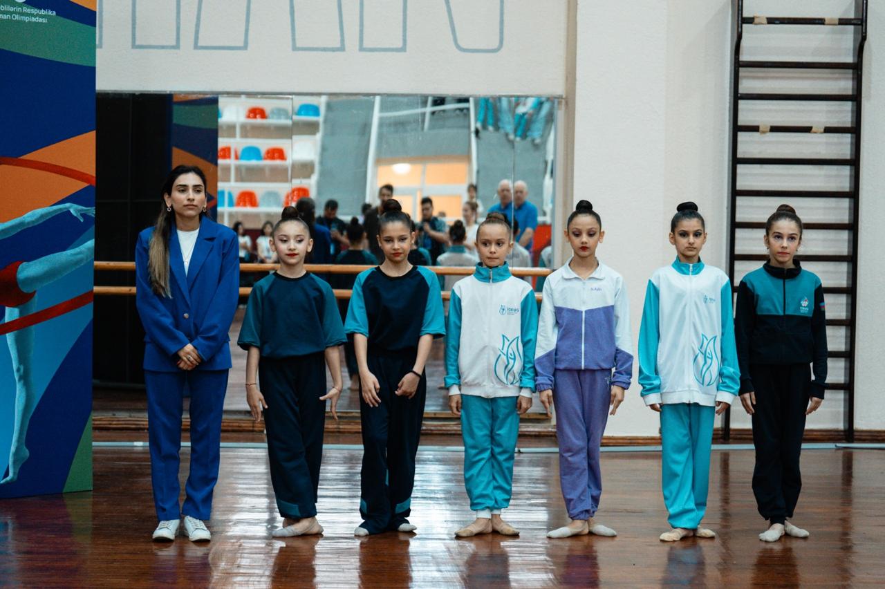 Məktəblilərin Respublika İdman Olimpiadası çərçivəsində bədii gimnastika yarışlarına start verilib (FOTO)