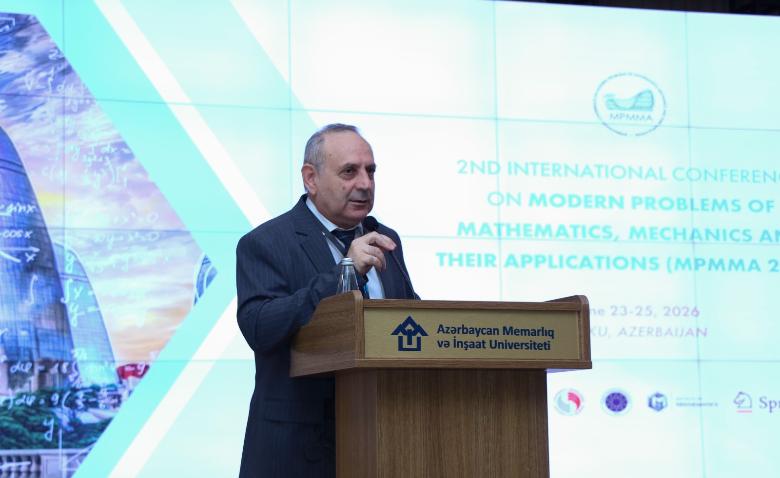 AzMİU beynəlxalq elm mərkəzinə çevrilir: 20-dən çox ölkənin nüfuzlu riyaziyyatçıları Bakıda bir araya gəldi (FOTO)