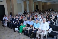AzMİU beynəlxalq elm mərkəzinə çevrilir: 20-dən çox ölkənin nüfuzlu riyaziyyatçıları Bakıda bir araya gəldi (FOTO)