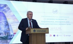 AzMİU beynəlxalq elm mərkəzinə çevrilir: 20-dən çox ölkənin nüfuzlu riyaziyyatçıları Bakıda bir araya gəldi (FOTO)
