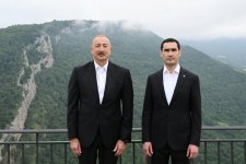 Azərbaycan Prezidenti İlham Əliyev Türkmənistan Prezidenti Sərdar Berdiməhəmmədova Qarabağ atı hədiyyə edib (FOTO)
