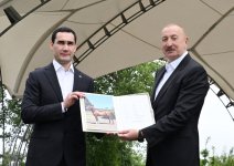Azərbaycan Prezidenti İlham Əliyev Türkmənistan Prezidenti Sərdar Berdiməhəmmədova Qarabağ atı hədiyyə edib (FOTO)