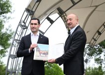 Azərbaycan Prezidenti İlham Əliyev Türkmənistan Prezidenti Sərdar Berdiməhəmmədova Qarabağ atı hədiyyə edib (FOTO)