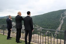 Azərbaycan Prezidenti İlham Əliyev Türkmənistan Prezidenti Sərdar Berdiməhəmmədova Qarabağ atı hədiyyə edib (FOTO)