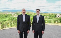 Azərbaycan Prezidenti İlham Əliyev və Türkmənistan Prezidenti Sərdar Berdiməhəmmədov Füzuli şəhərinin dağıdılmış yerlərinə baxıblar (FOTO)