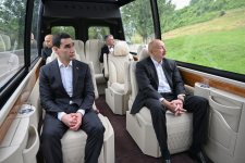 Prezident İlham Əliyev və Prezident Sərdar Berdiməhəmmədov Şuşada Azərbaycanın tanınmış şəxsiyyətlərinin işğal dövründə güllələnmiş büstlərinə baxıblar (FOTO)