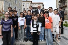 Prezident İlham Əliyev və Prezident Sərdar Berdiməhəmmədov Şuşa şəhərində inşa edilmiş birinci yaşayış kompleksində olublar (FOTO)