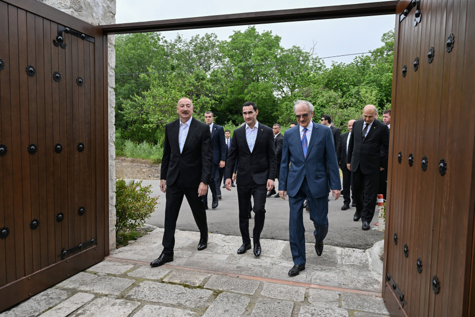 Azərbaycan Prezidenti İlham Əliyev və Türkmənistan Prezidenti Sərdar Berdiməhəmmədov Şuşada Bülbülün ev-muzeyində olublar (FOTO)