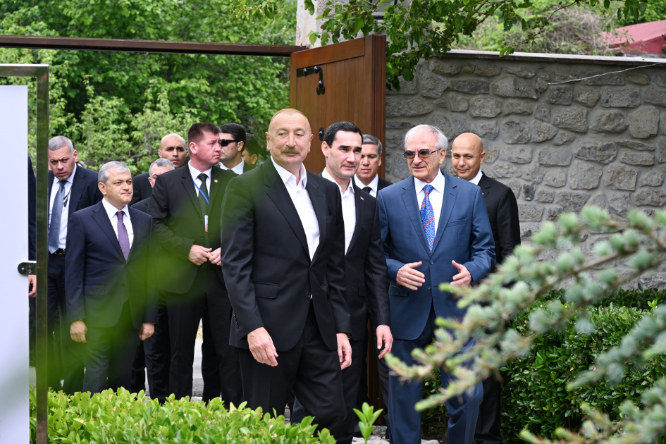 Azərbaycan Prezidenti İlham Əliyev və Türkmənistan Prezidenti Sərdar Berdiməhəmmədov Şuşada Bülbülün ev-muzeyində olublar (FOTO)