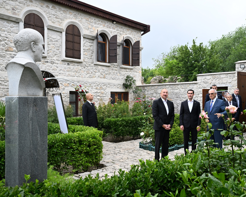 Azərbaycan Prezidenti İlham Əliyev və Türkmənistan Prezidenti Sərdar Berdiməhəmmədov Şuşada Bülbülün ev-muzeyində olublar (FOTO)